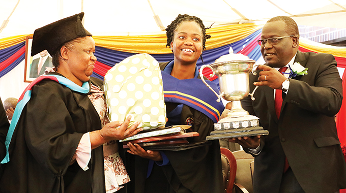 Deputy Minister Mnangagwa kicks off 2024 Sterling Group International Pairs Golf Tournament in Victoria Falls