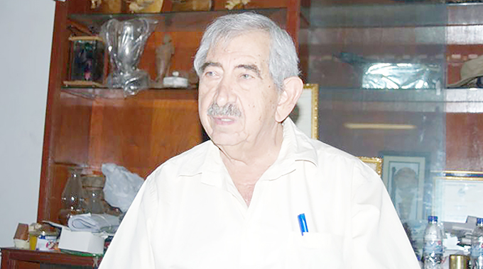 500 flock back to Zanu-PF