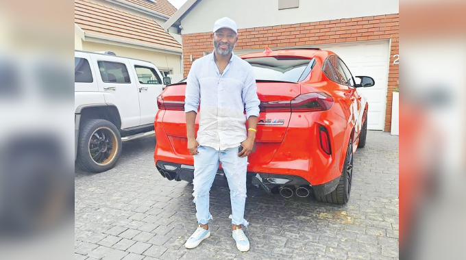 Chivayo gifts Peter Ndlovu posh toy